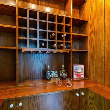 Historical Flat With A Lovely Sea View In Beyoglu