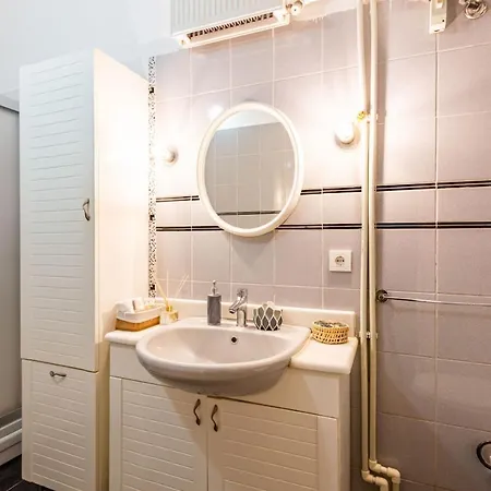 Historical Flat With A Lovely Sea View In Beyoglu * איסטמבול