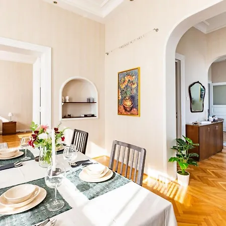 Apartment Historical Flat With A Lovely Sea View In Beyoglu Istanbul