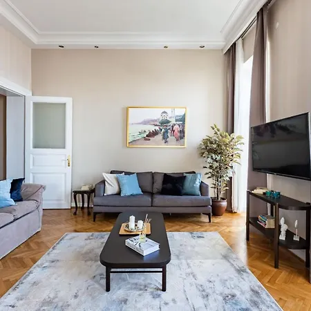 Historical Flat With A Lovely Sea View In Beyoglu Apartment